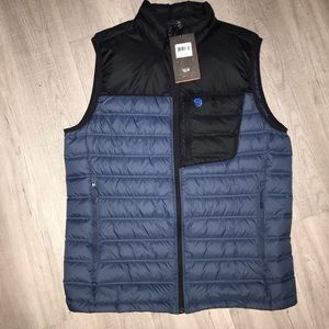 Men's large mountain hardwear vest
